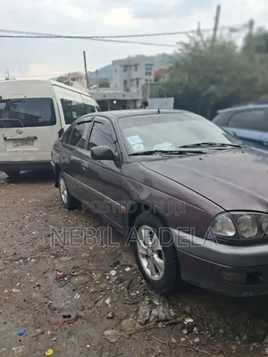 Toyota Avensis 2.0 SR D4-D 1999 Brown