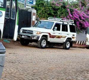 Toyota Land Cruiser 2020 White