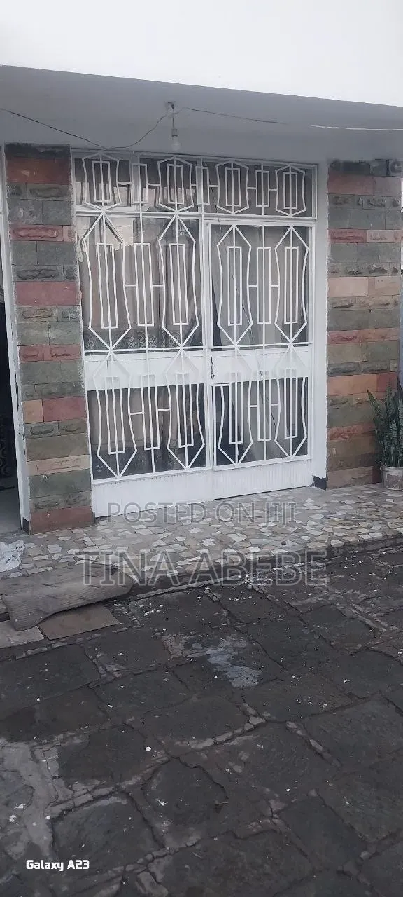 5bdrm House in Nifas Silk-Lafto for sale