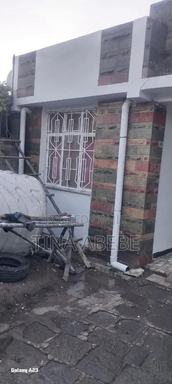 5bdrm House in Nifas Silk-Lafto for sale