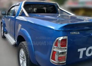 Toyota Hilux 2012 Blue