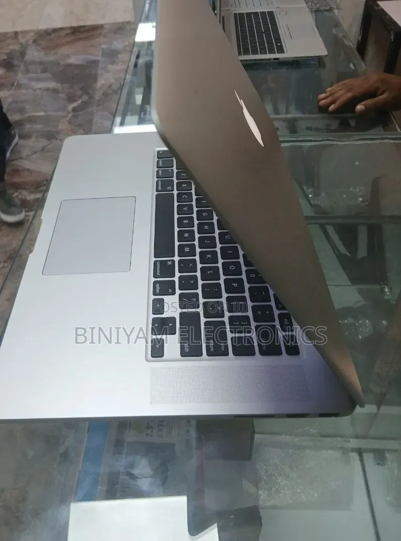 New Laptop Apple MacBook Pro 2015 16GB Apple M1 Pro SSD 512GB