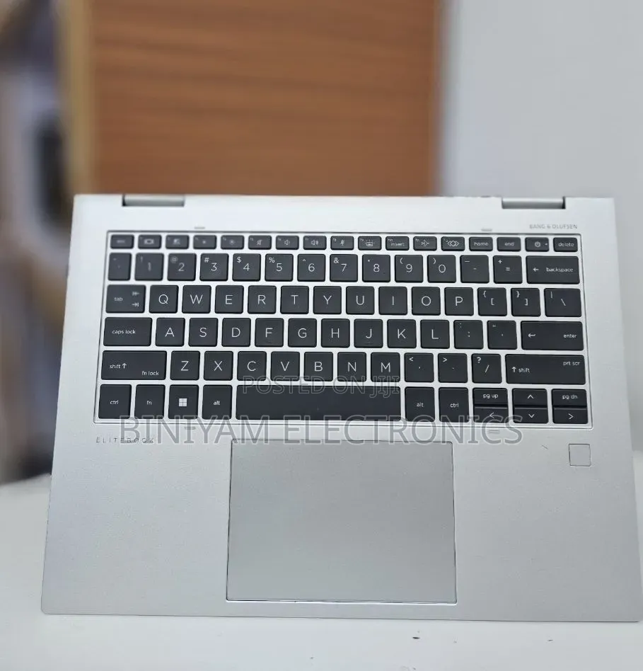 New Laptop HP EliteBook x360 1040 G9 16GB Intel Core i7 SSD 512GB
