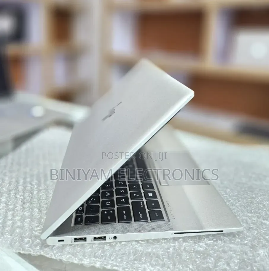 New Laptop HP EliteBook 840 G8 16GB Intel Core i7 SSD 512GB
