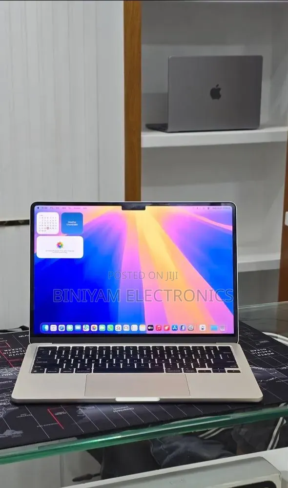 New Laptop Apple MacBook Air 2022 M2 16GB Apple M2 SSD 256GB