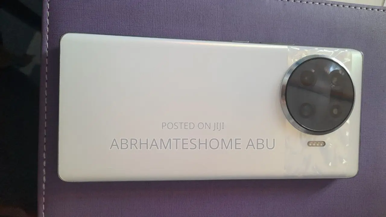 Tecno Spark 20 Pro Plus 256 GB White