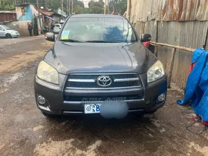 Toyota RAV4 2011 Green
