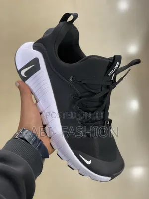 Nike Meton White Sole in Black