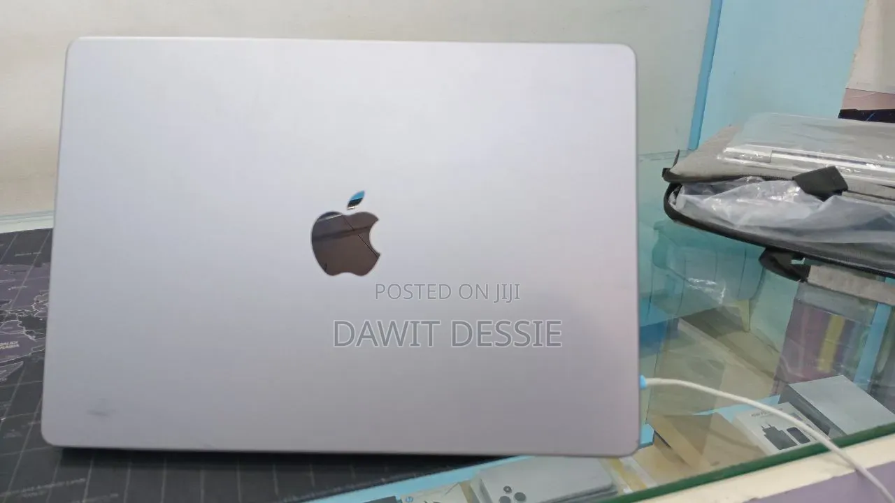New Laptop Apple MacBook Pro 2021 M1 16GB Apple M1 Pro SSD 512GB