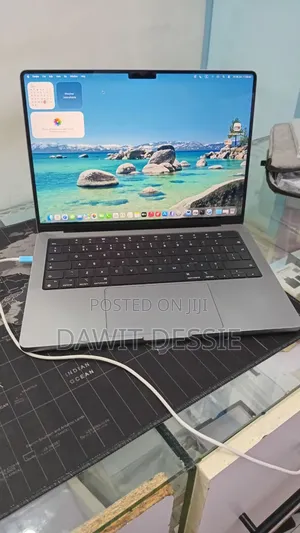 New Laptop Apple MacBook Pro 2021 M1 16GB Apple M1 Pro SSD 512GB