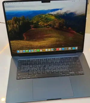 New Laptop Apple MacBook Air 2024 M3 8GB Apple M3 SSD 256GB