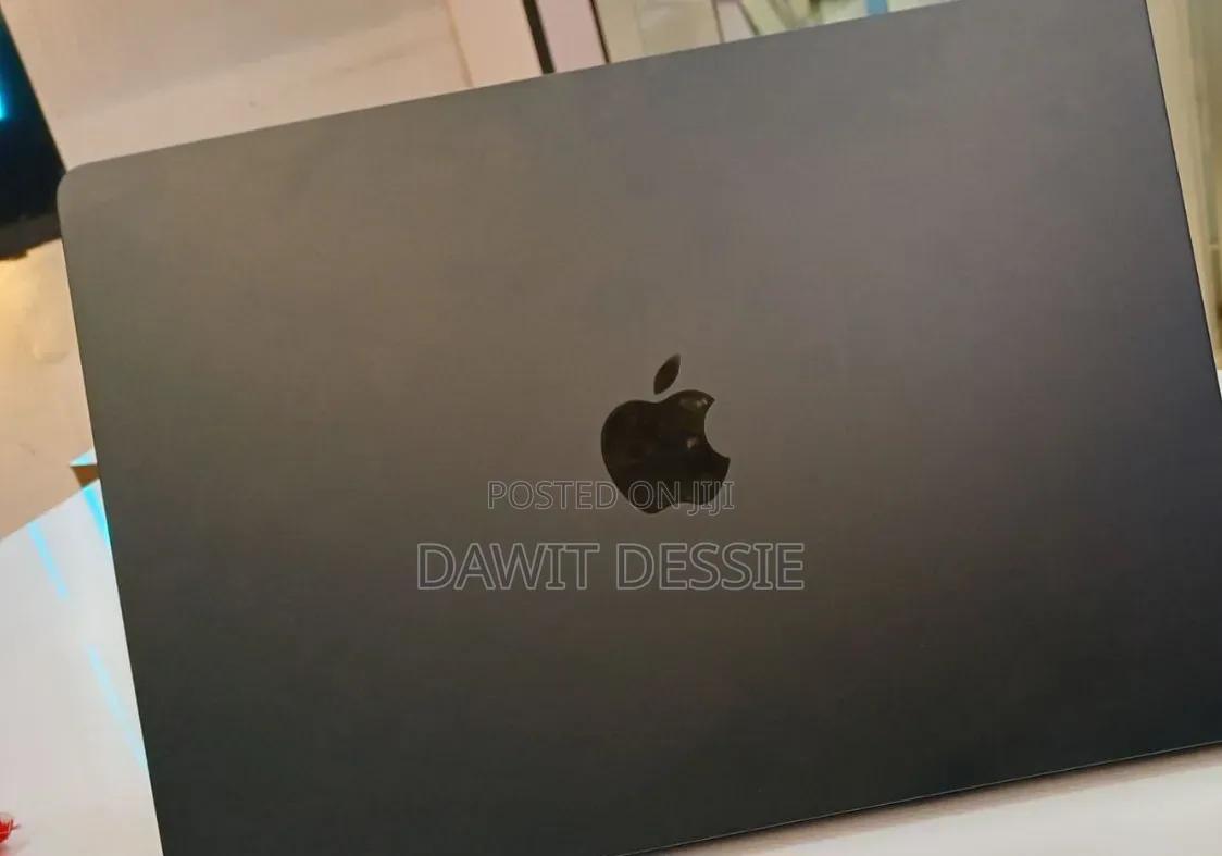 New Laptop Apple MacBook Air 2024 M3 8GB Apple M3 SSD 256GB