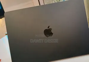 New Laptop Apple MacBook Air 2024 M3 8GB Apple M3 SSD 256GB