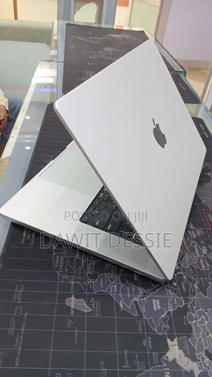 New Laptop Apple MacBook Pro 2021 M1 16GB Apple M1 Pro SSD 512GB