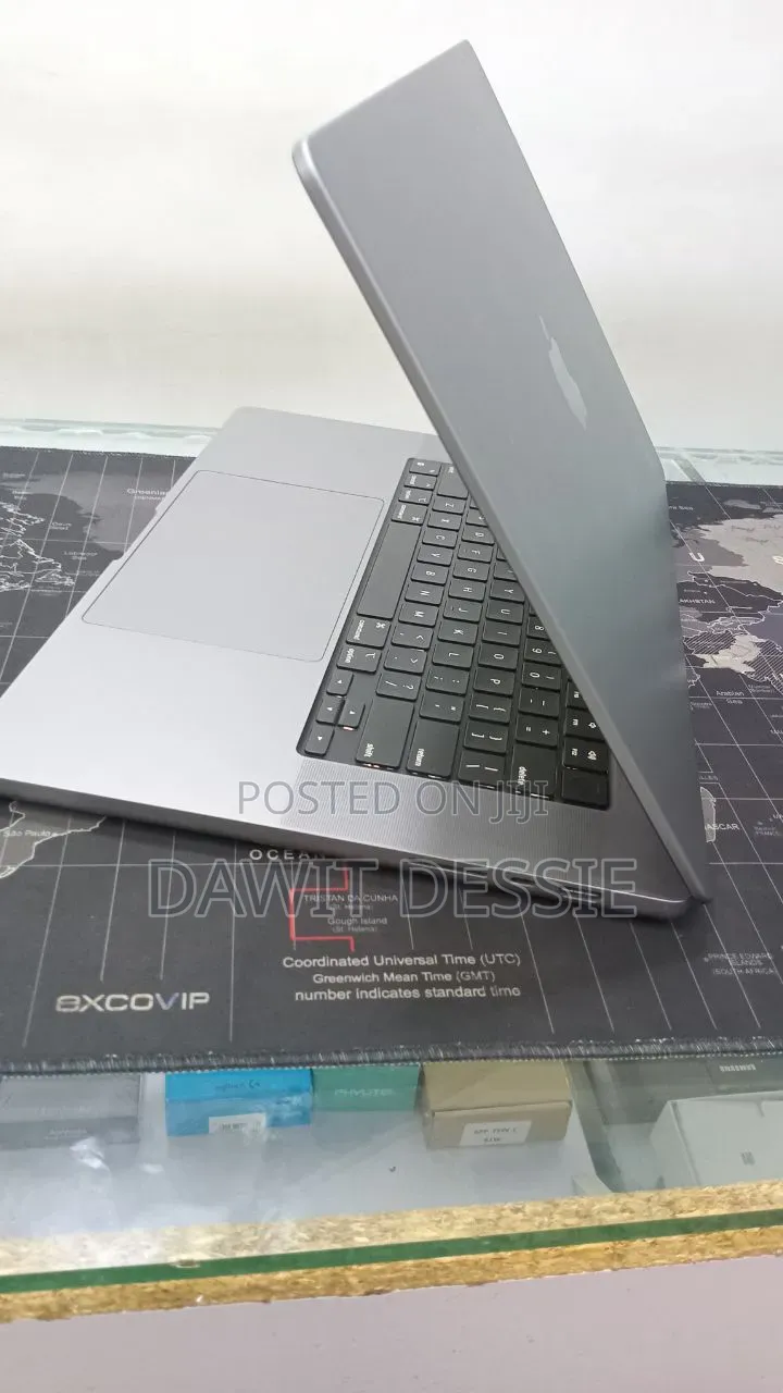 New Laptop Apple MacBook Pro 2021 M1 32GB Apple M1 Pro SSD 512GB