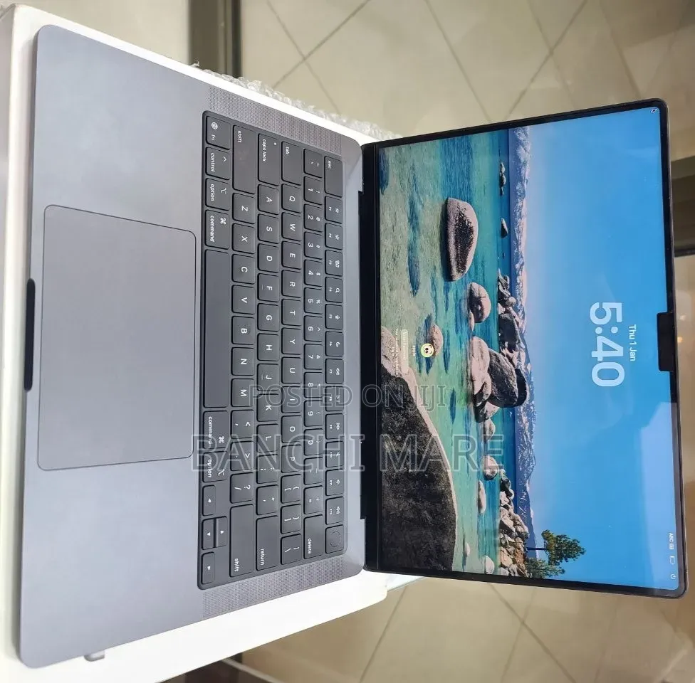 New Laptop Apple MacBook Pro 16GB Apple M5 SSD 512GB
