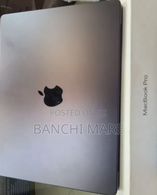 New Laptop Apple MacBook Pro 16GB Apple M5 SSD 512GB