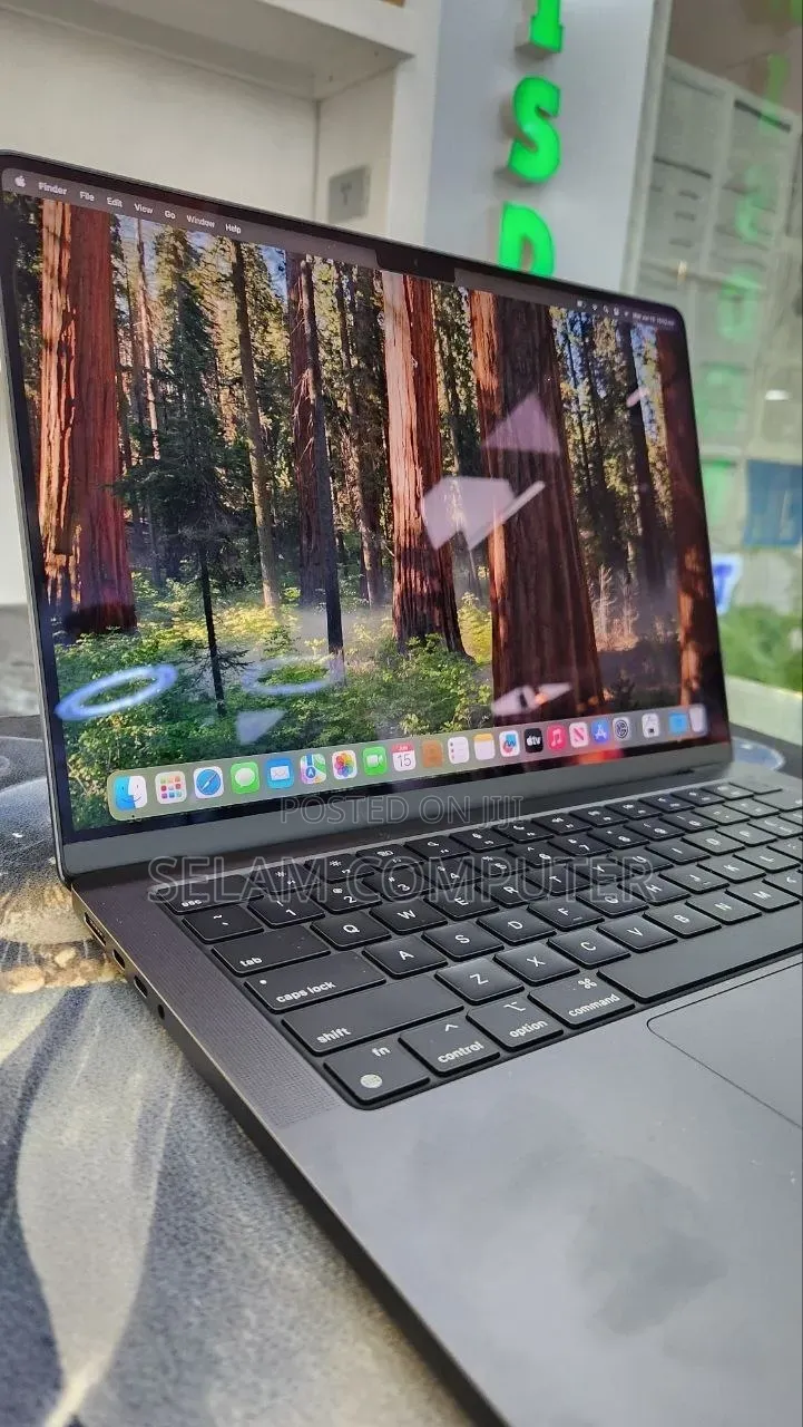 New Laptop Apple MacBook Pro 2023 M3 18GB Intel Core M3 SSD 512GB