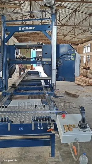 Industrial Wood Sawing Machine