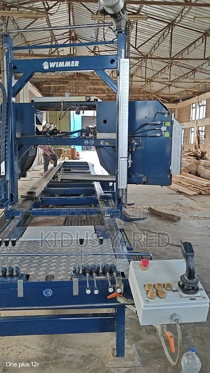 Industrial Wood Sawing Machine