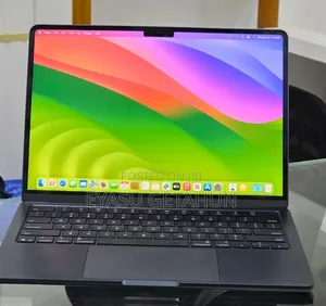 New Laptop Apple MacBook Air 2022 M2 16GB Apple M2 SSD 512GB