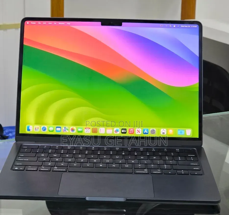 New Laptop Apple MacBook Air 2022 M2 16GB Apple M2 SSD 512GB