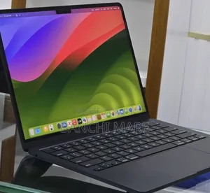 New Laptop Apple MacBook Air 2022 M2 16GB Apple M2 SSD 512GB