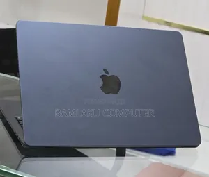 New Laptop Apple MacBook Air 2022 M2 16GB Apple M2 SSD 512GB