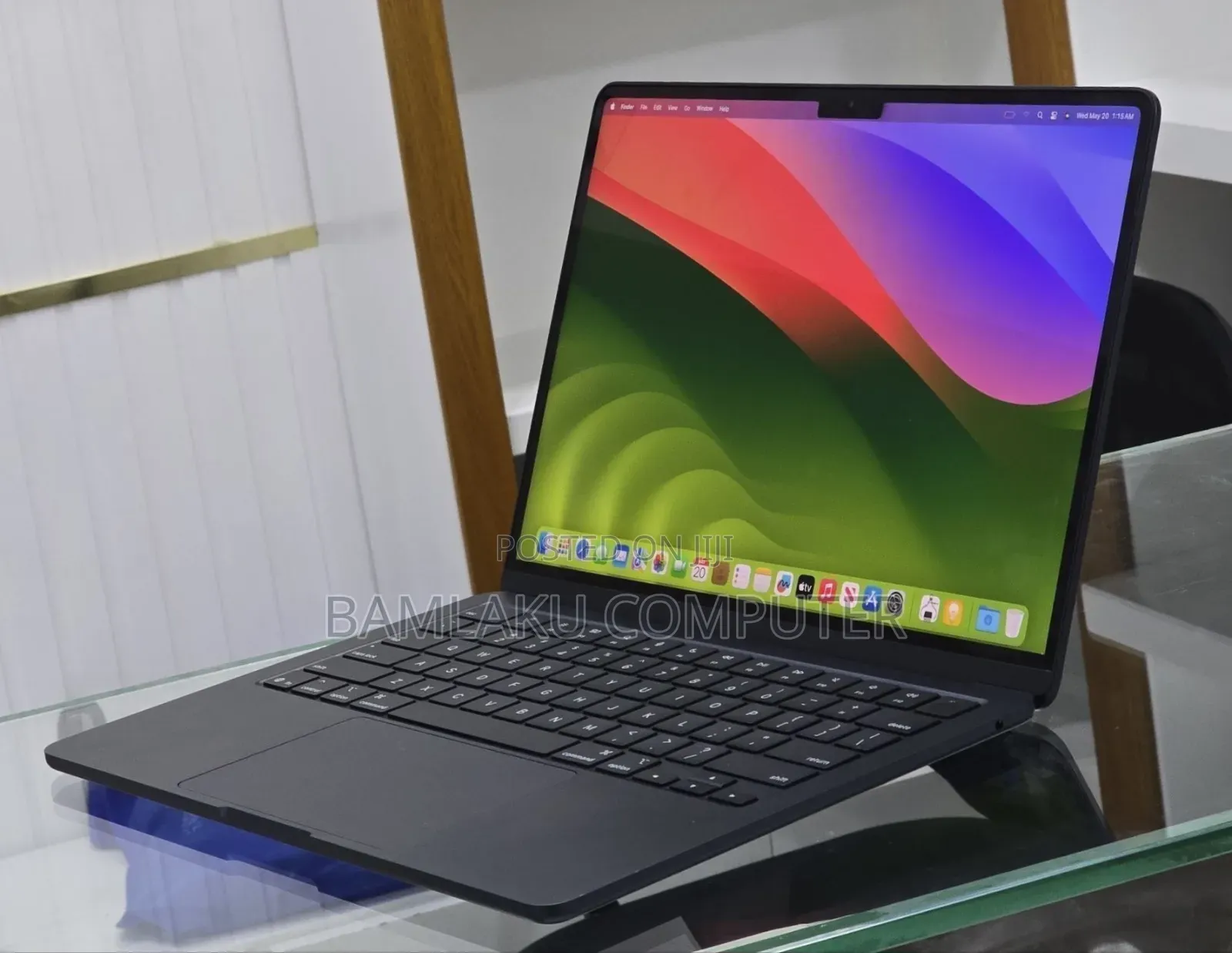 New Laptop Apple MacBook Air 2022 M2 16GB Apple M2 SSD 512GB