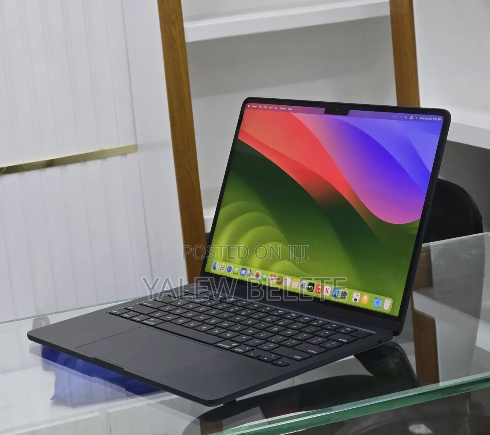 New Laptop Apple MacBook Air 2022 M2 16GB Apple M2 SSD 512GB