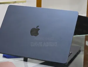 New Laptop Apple MacBook Air 2022 M2 16GB Apple M2 SSD 512GB