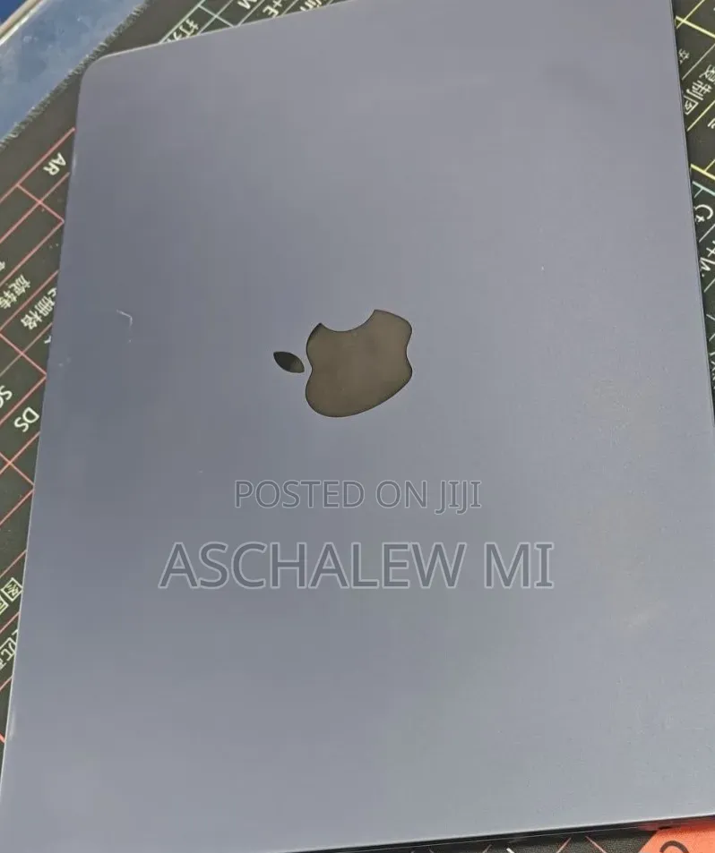 New Laptop Apple MacBook Air 2022 M2 8GB Apple M2 SSD 512GB