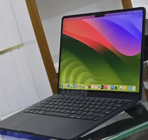 New Laptop Apple MacBook Air 2022 M2 16GB Apple M2 SSD 512GB