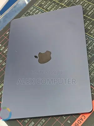 New Laptop Apple MacBook Air 2022 M2 8GB Apple M2 SSD 512GB