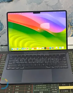 New Laptop Apple MacBook Air 2022 M2 8GB Apple M2 SSD 512GB