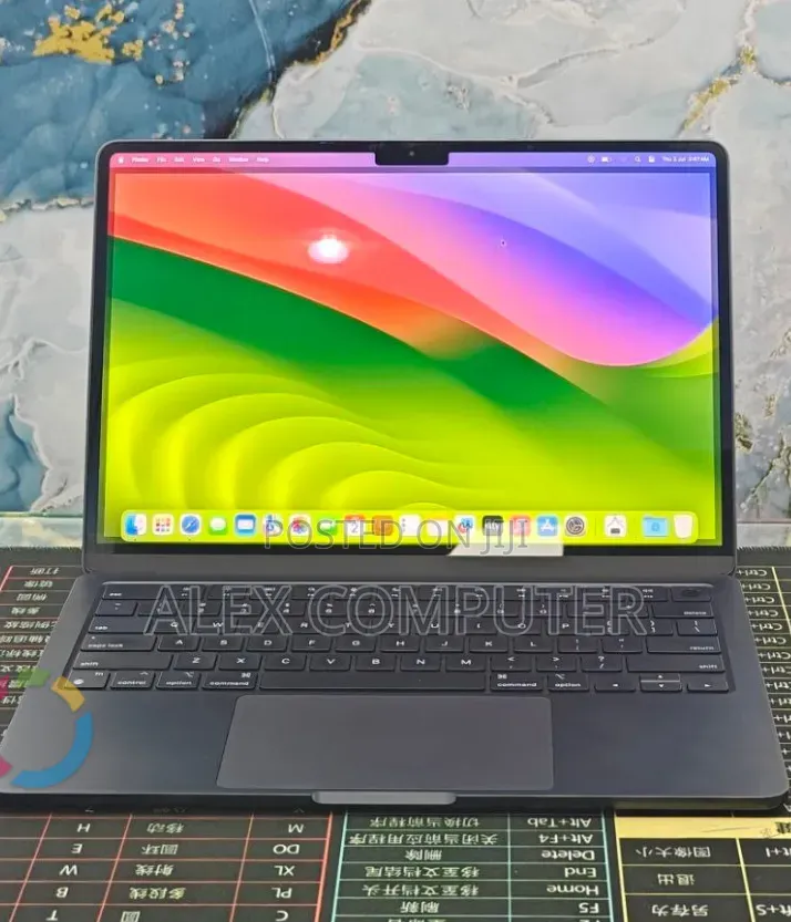 New Laptop Apple MacBook Air 2022 M2 8GB Apple M2 SSD 512GB