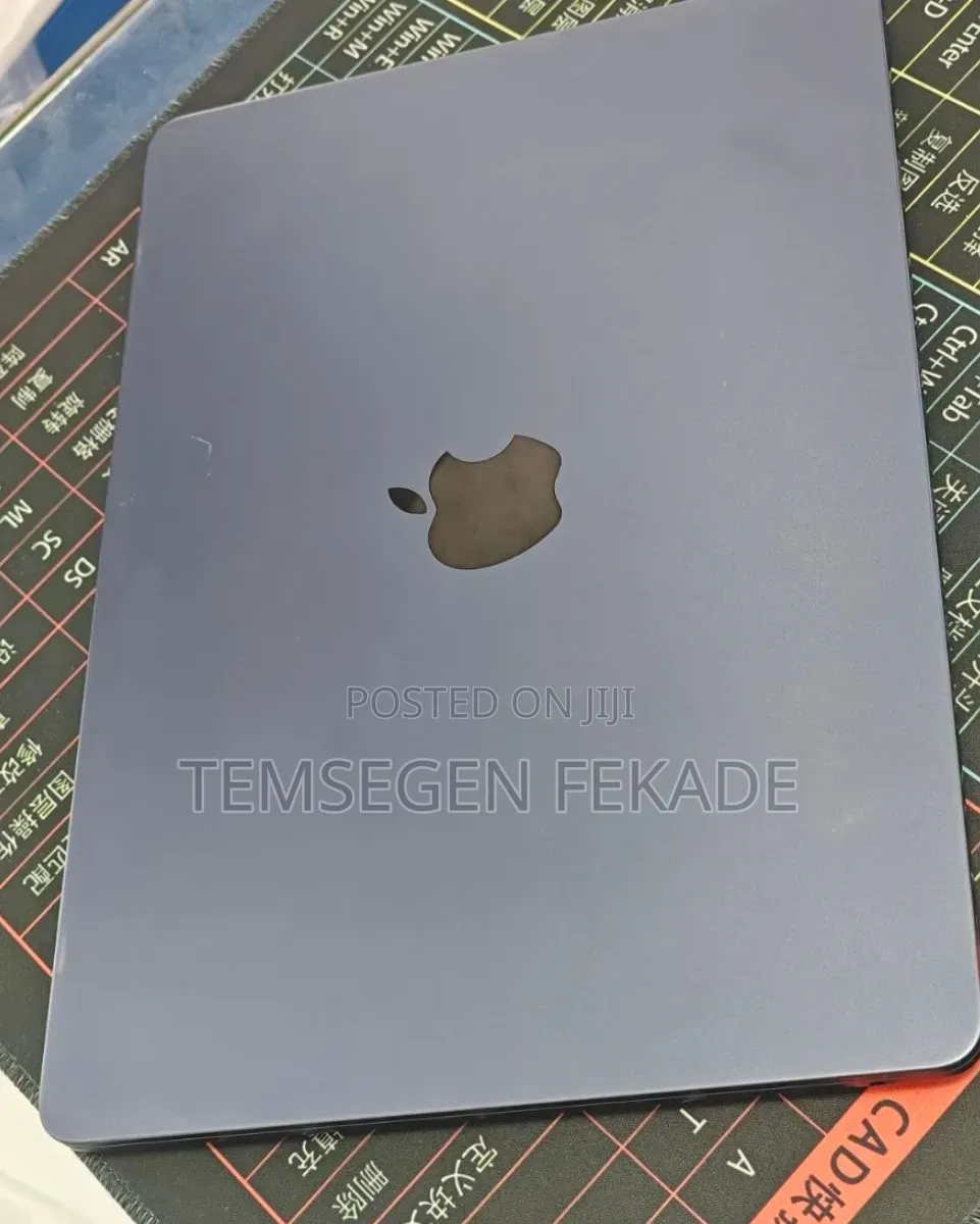 New Laptop Apple MacBook Air 2023 M2 8GB Apple M2 SSD 512GB