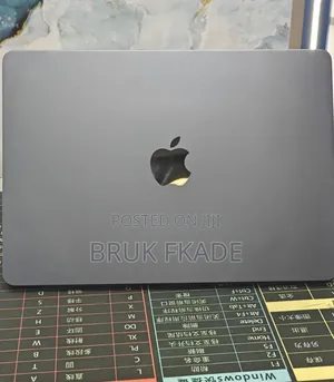 New Laptop Apple MacBook Air 2022 M2 8GB Apple M2 SSD 512GB