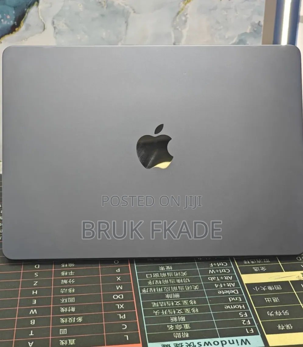 New Laptop Apple MacBook Air 2022 M2 8GB Apple M2 SSD 512GB