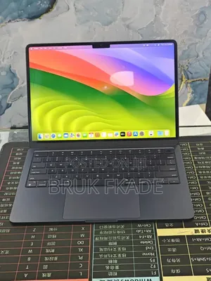 New Laptop Apple MacBook Air 2022 M2 8GB Apple M2 SSD 512GB