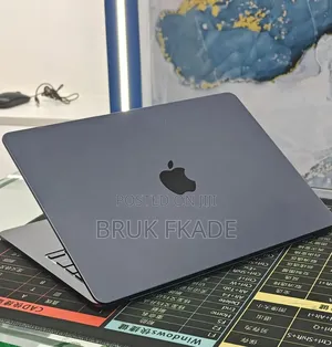 New Laptop Apple MacBook Air 2022 M2 8GB Apple M2 SSD 512GB