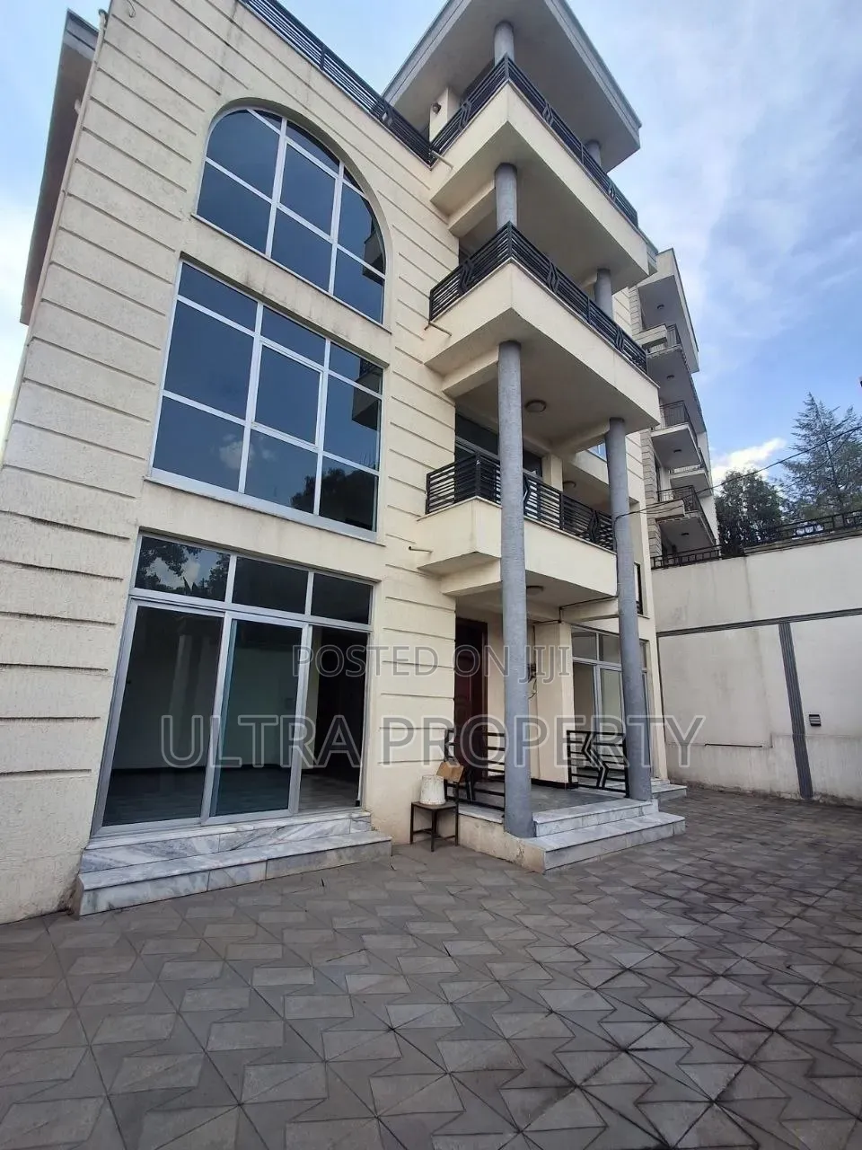 6bdrm House in Bole for rent