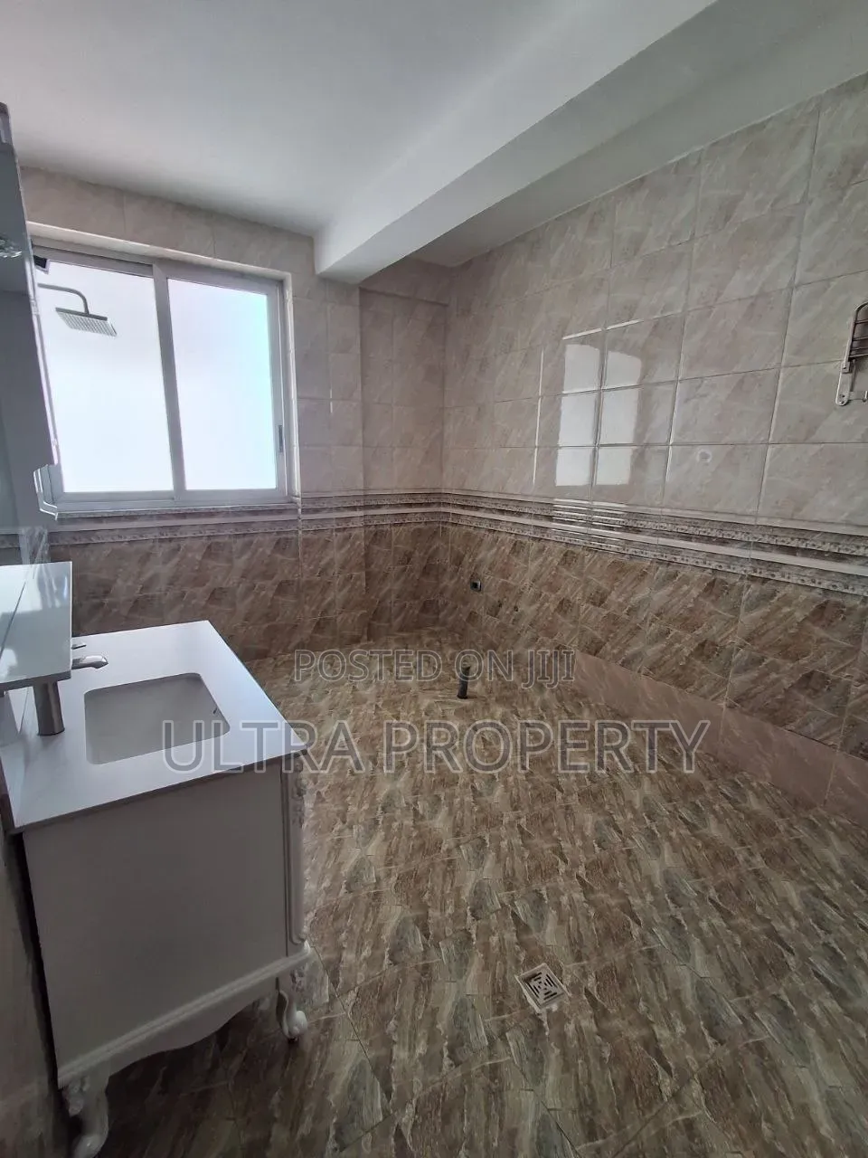 6bdrm House in Bole for rent