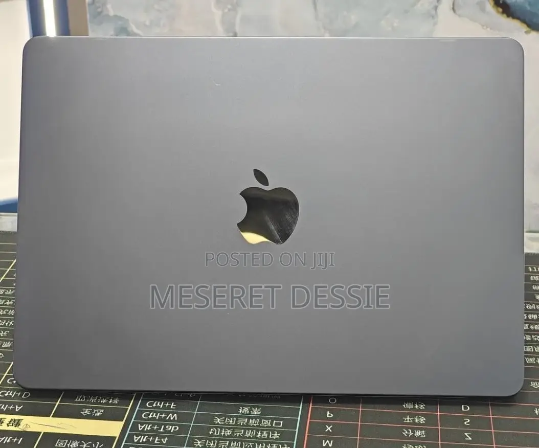 New Laptop Apple MacBook Air 2022 M2 8GB Intel Core M2 SSD 512GB