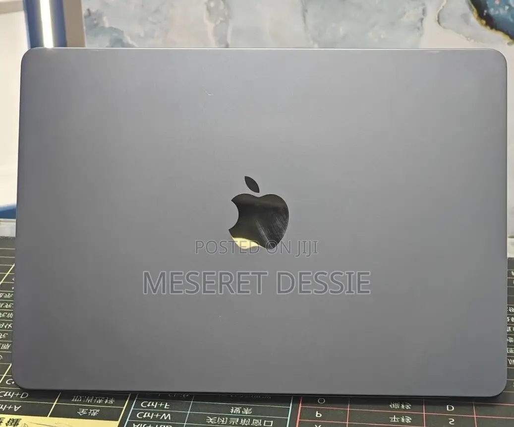 New Laptop Apple MacBook Air 2022 M2 8GB Intel Core M2 SSD 512GB
