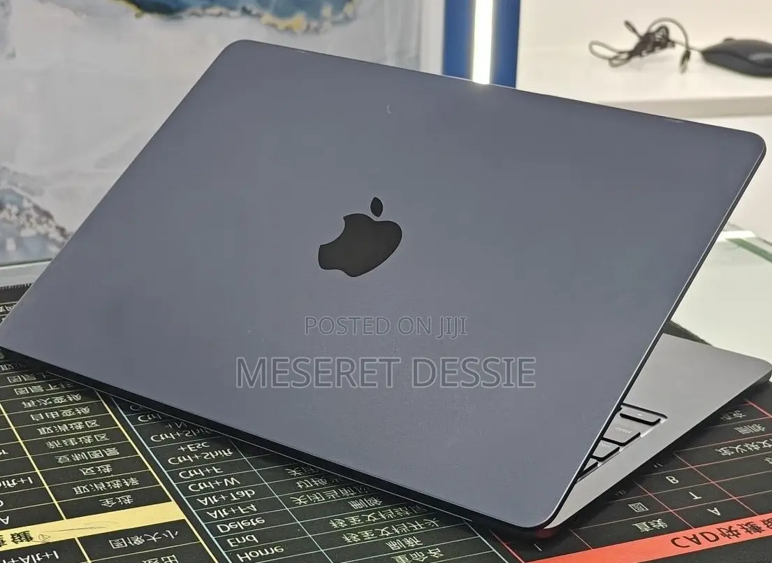 New Laptop Apple MacBook Air 2022 M2 8GB Intel Core M2 SSD 512GB