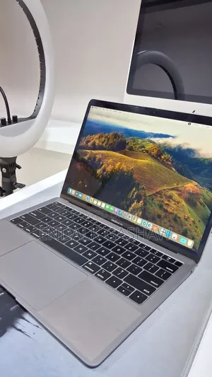 New Laptop Apple MacBook Pro 2019 8GB Intel Core i5 SSD 128GB
