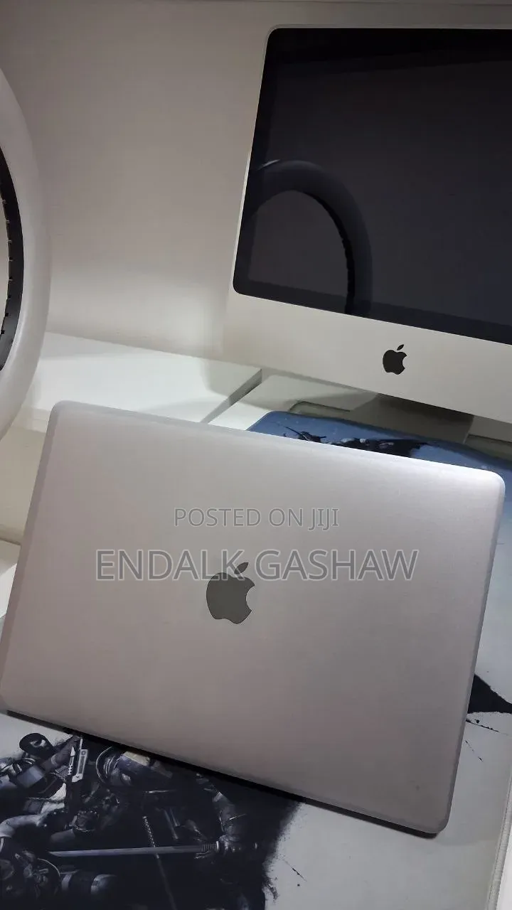 New Laptop Apple MacBook Pro 2019 8GB Intel Core i5 SSD 128GB