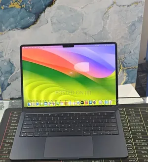 New Laptop Apple MacBook Air 2022 M2 8GB Apple M2 SSD 512GB