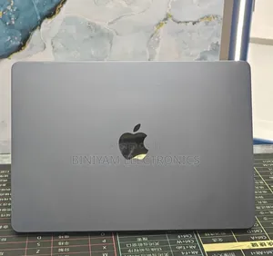 New Laptop Apple MacBook Air 2022 M2 8GB Apple M2 SSD 512GB